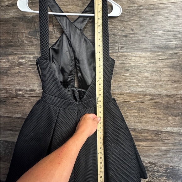 Maslavi Black Sleeveless Halter Fit and Flare Prom Formal Dress - Picture 7 of 11